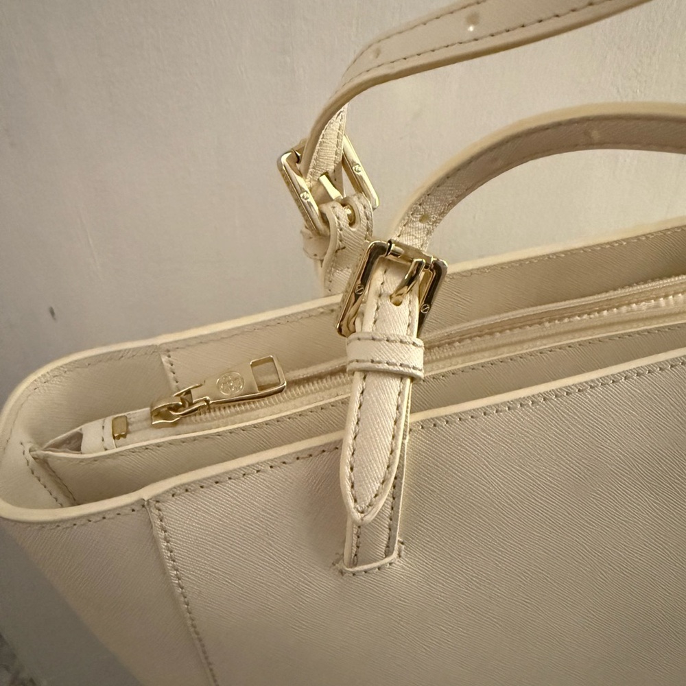Tory Burch Emerson Tote Bag - Picture 6 of 9